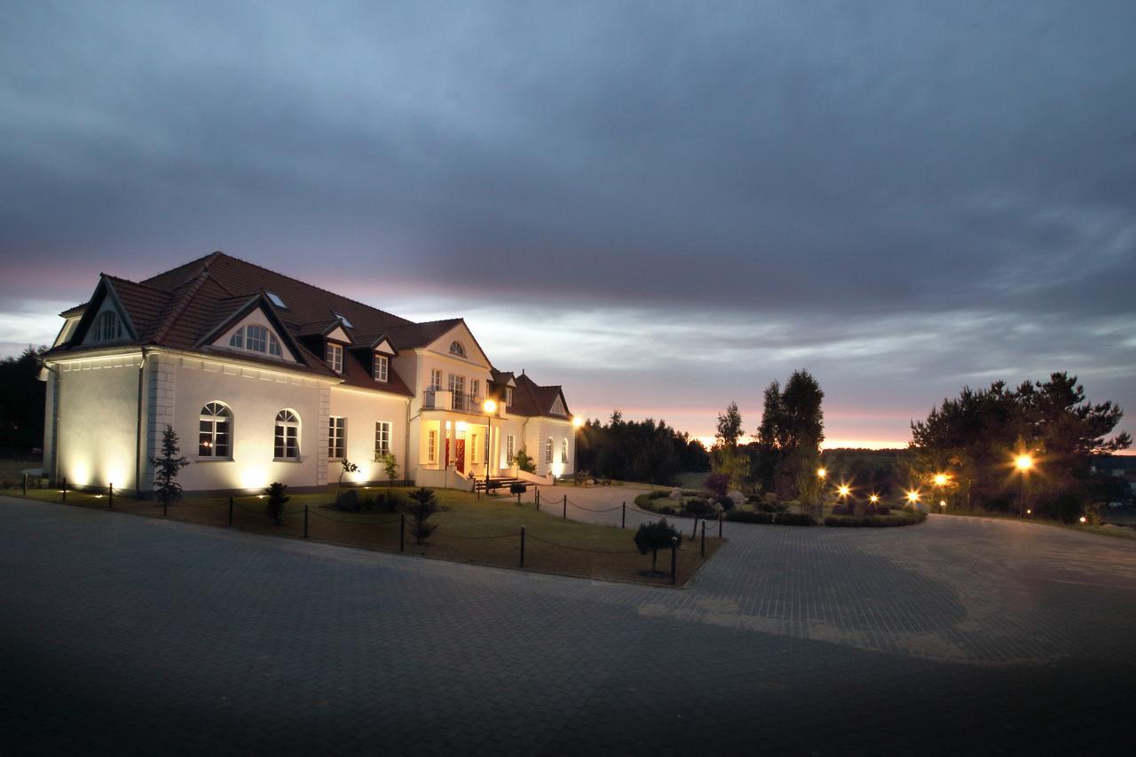 Palac I Folwark Nemino Sierakowice  Exterior foto